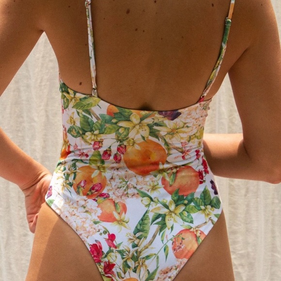 Underwire one piece - Picture 3 of 5